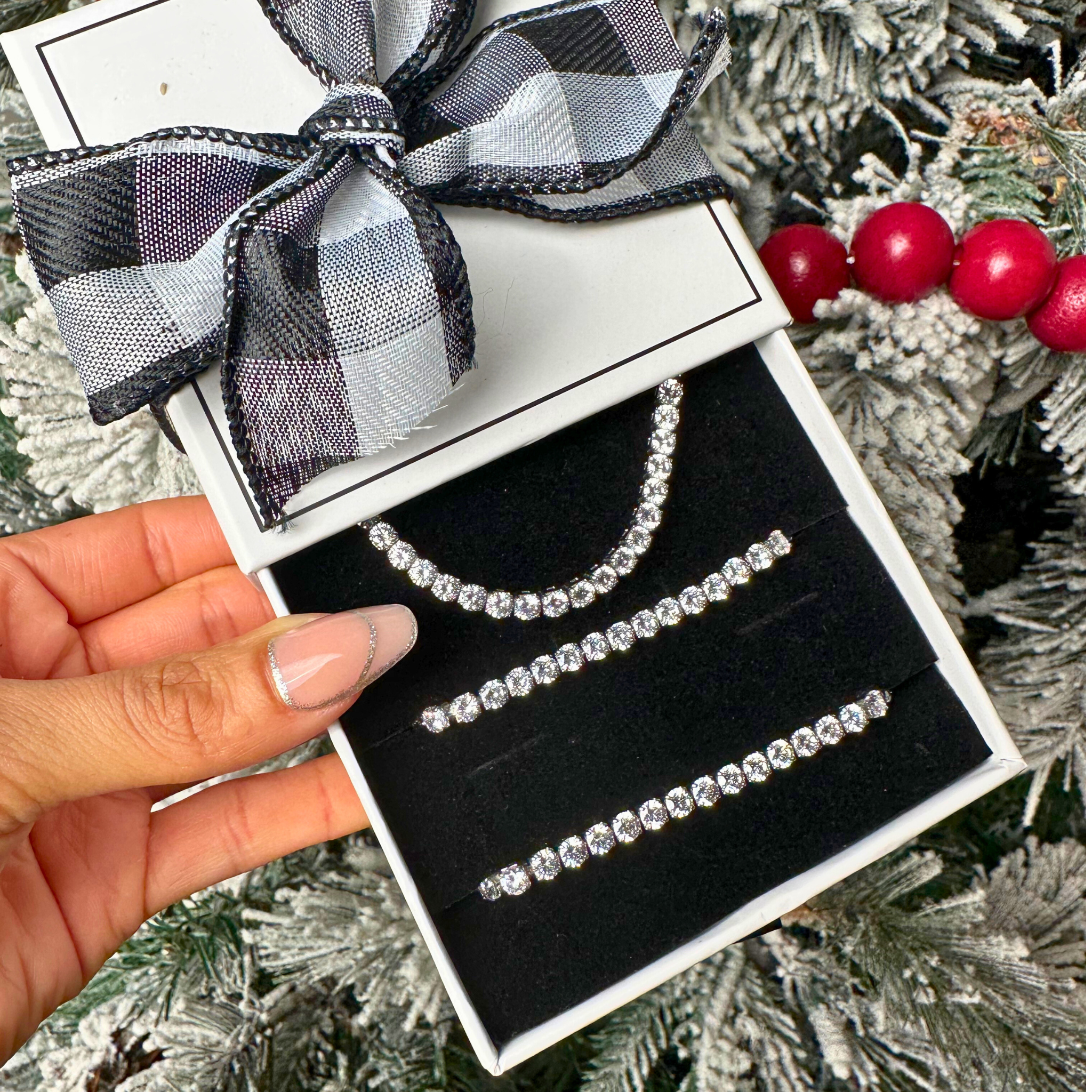 Amazon.com: Finecraft 1/2 cttw Diamond Necklace & Tennis Bracelet Set in  Rhodium-Plated Brass: Clothing, Shoes & Jewelry